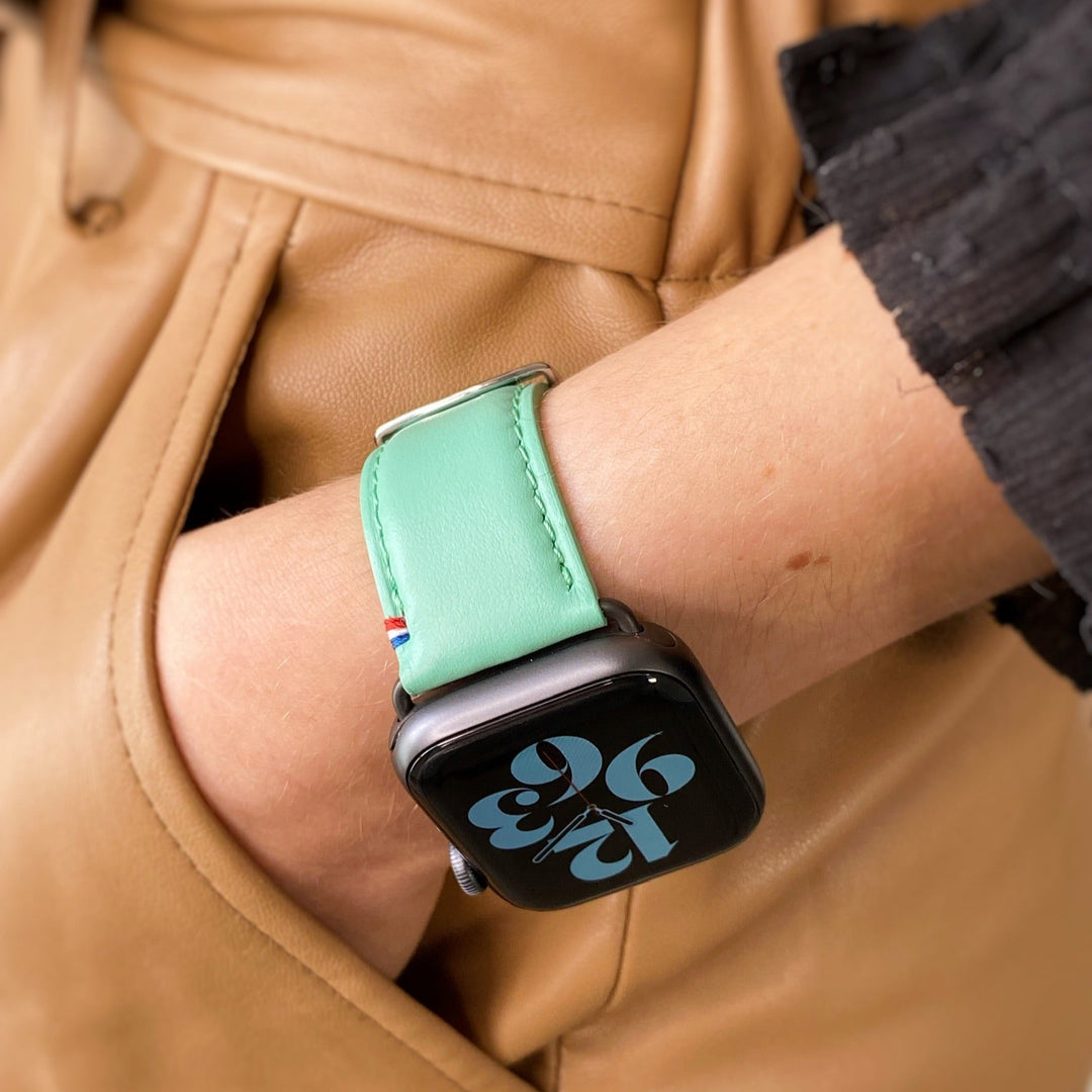 Aquarelle - Bracelet Apple Watch cuir petite taille Jade 46 / 49 mm - Adaptateurs Gris sidéral