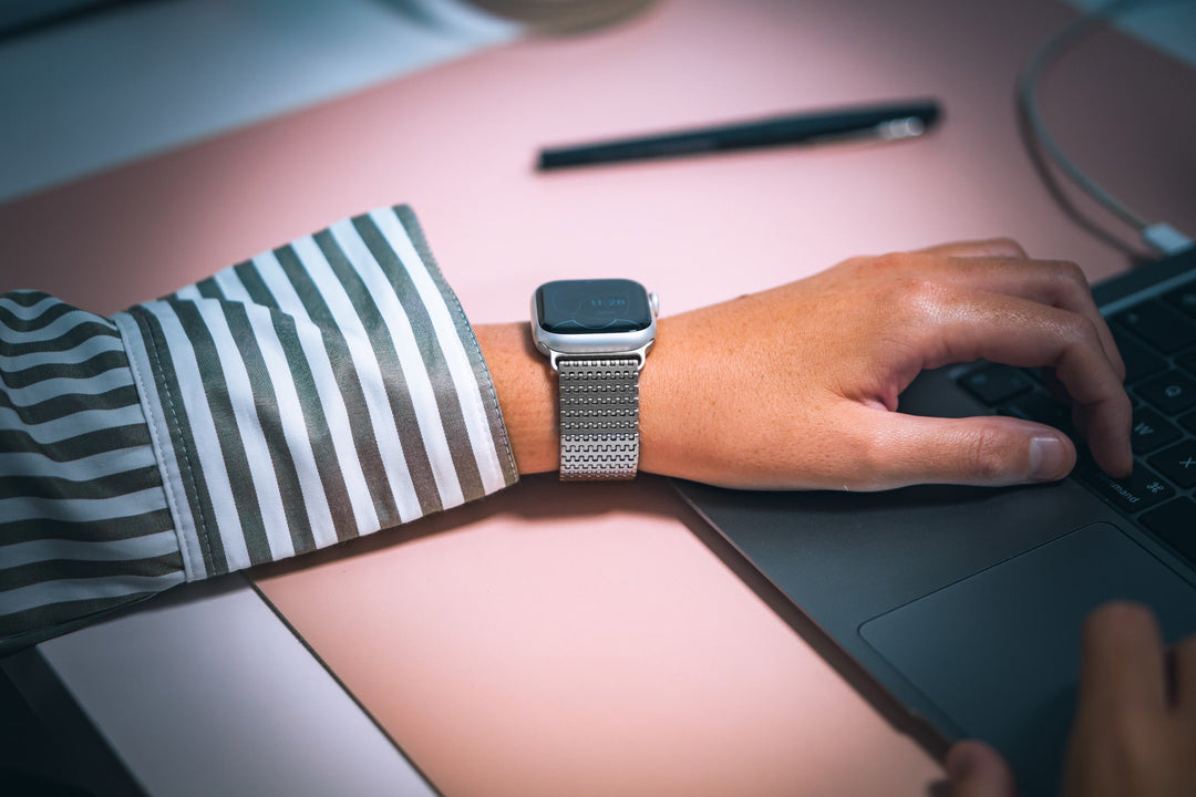 Bracelets Apple Watch chainons acier inoxydable bureau