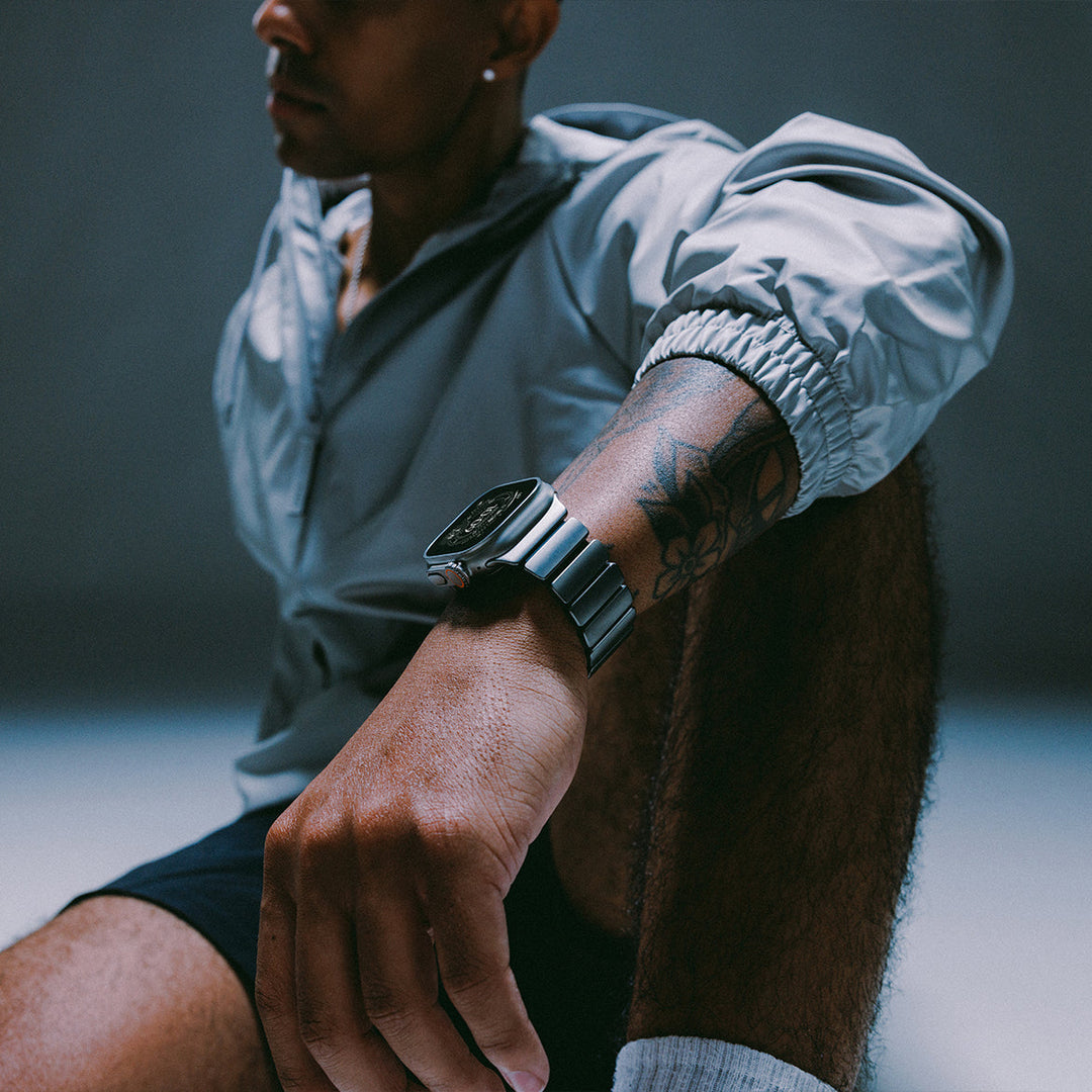 Nomad - Stratos Band - Natural Titanium - Black FKM 45 / 46 / 49 mm