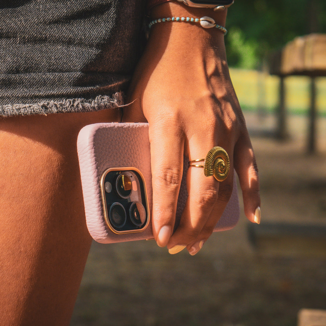 Coque Elise cuir grainé - iPhone 16 Pro - Rose